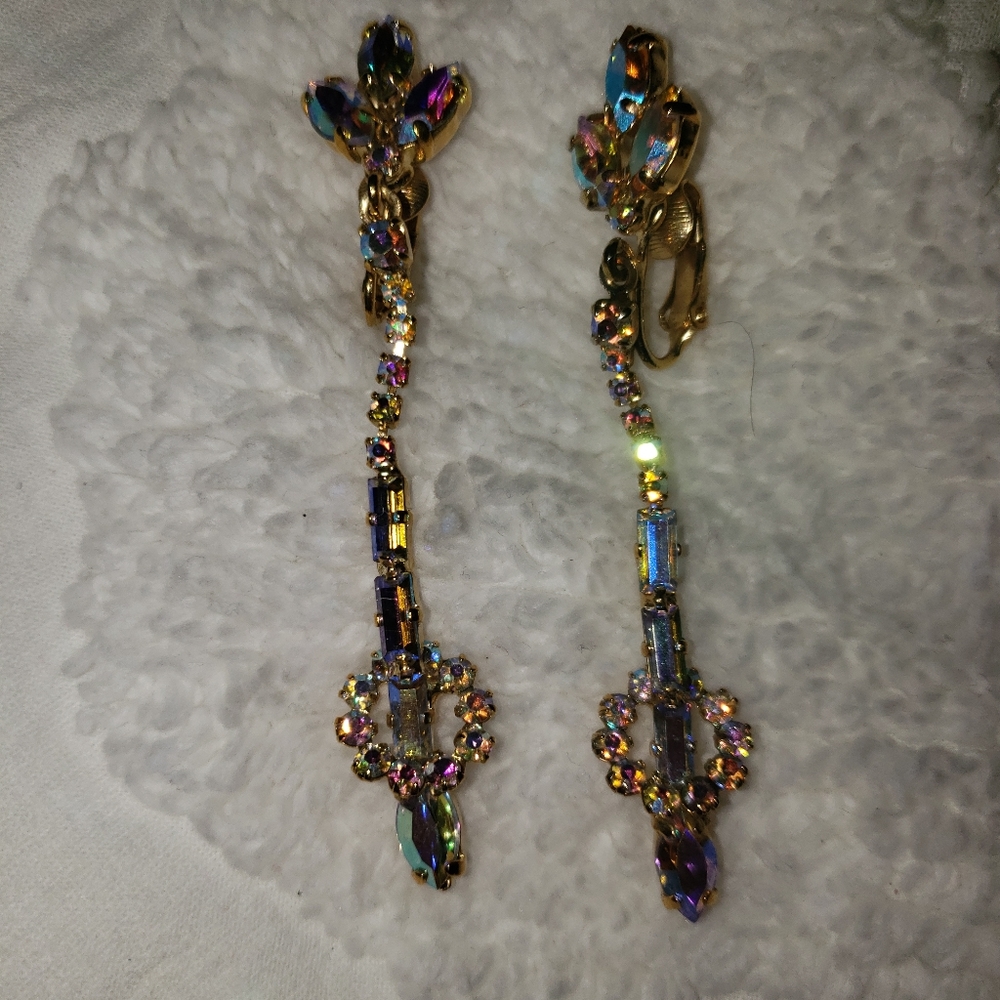 Trifari dangling clip on earrings
